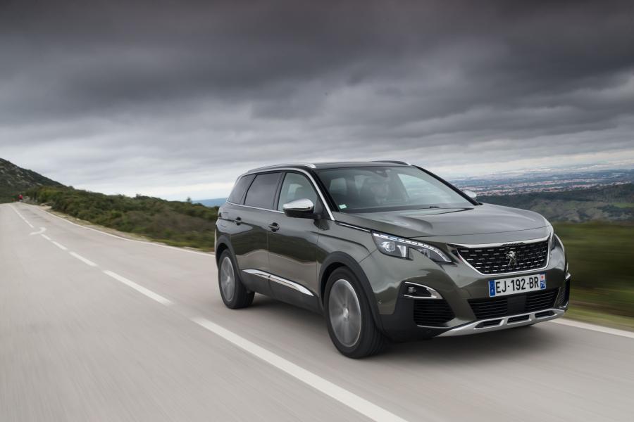  Peugeot 5008 GT 2016 года  (WW) (фото 22 из 27)